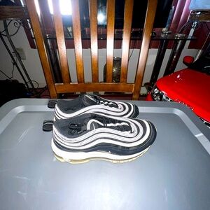 Black and white neon glow air max’s